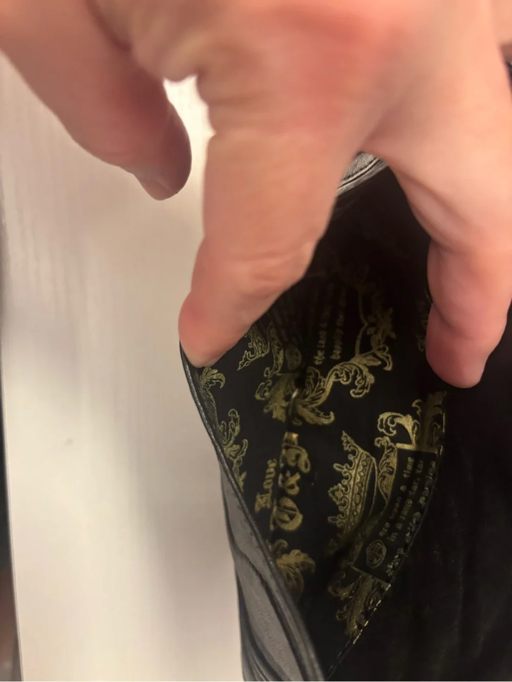 JUICY COUTURE VINTAGE Y2K Black Wristlet with Gold Accent